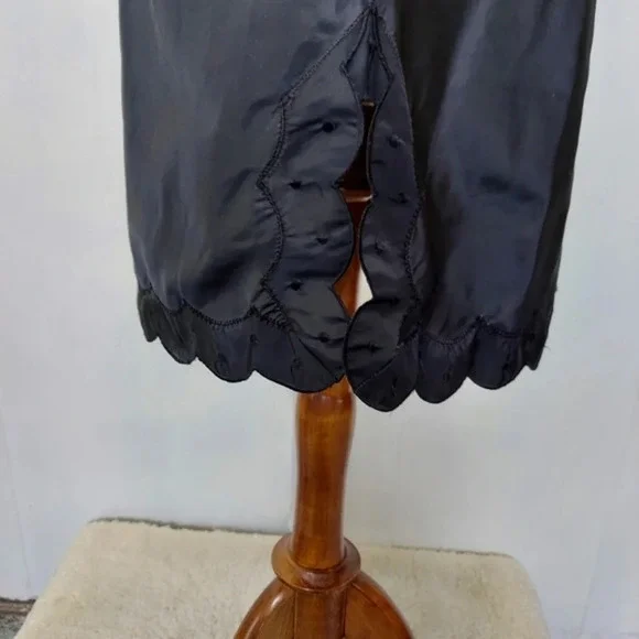 Vintage Black Barbizon Candie Tafredda Scalloped Edges Sexy Unique‎ Slip Dress